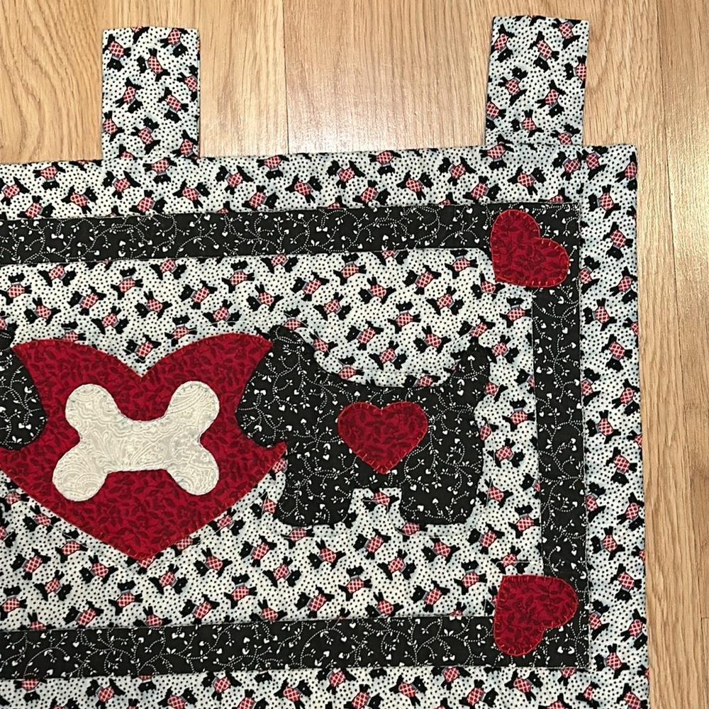 Cute Home Sewn Dog Wall Hanging 18X14 - Picture 4 of 12